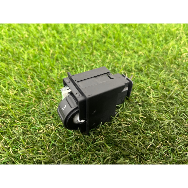 Кнопка коректора фар (електрика / кнопки) Volkswagen Touareg II NF 2013 3.0 7P6941333