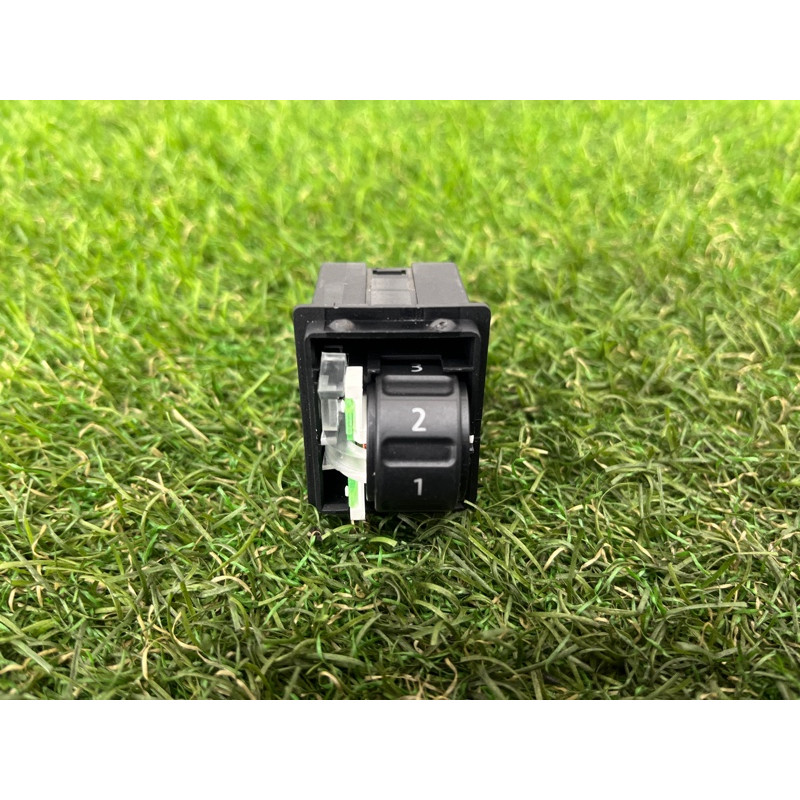 Кнопка коректора фар (електрика / кнопки) Volkswagen Touareg II NF 2013 3.0 7P6941333