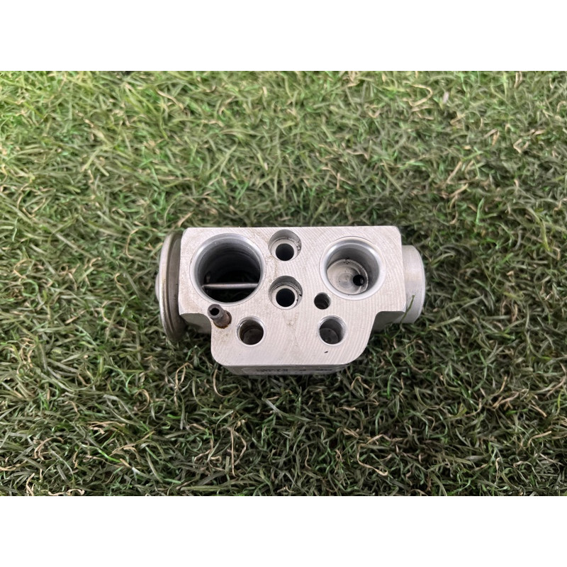 Клапан испарителя кондиционера (отопление и кондиционирование) Volkswagen Touareg II NF 2013 3.0 7P0820679A