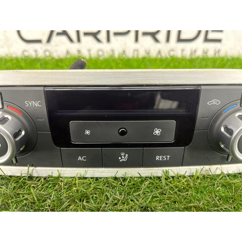 Блок управления климат-контролем (электрика / блок управления) Volkswagen Touareg II NF 2013 3.0 7P6907040BA