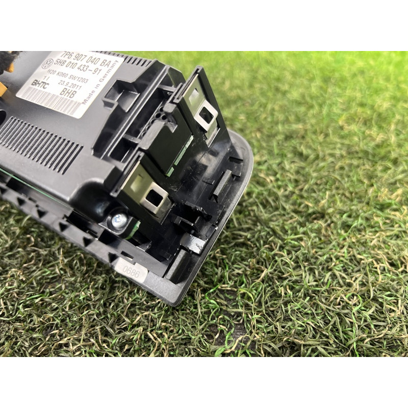 Блок управления климат-контролем (электрика / блок управления) Volkswagen Touareg II NF 2013 3.0 7P6907040BA