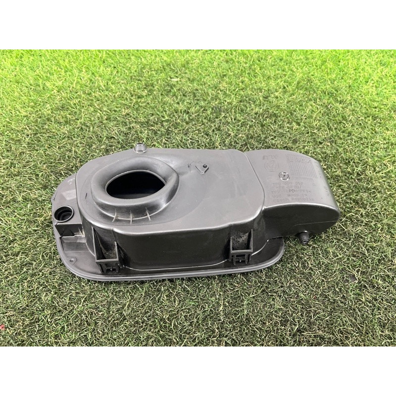 Кришка паливного бака (кузов і елементи) Volkswagen Touareg II NF 2013 3.0 7P6809857A