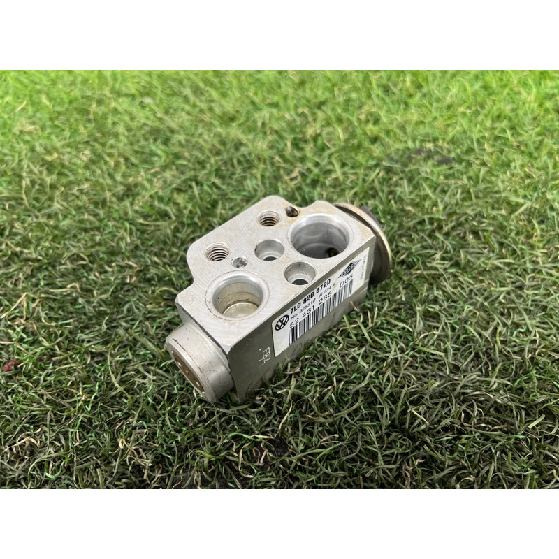 Клапан испарителя кондиционера (отопление и кондиционирование) Volkswagen Amarok 2H 2012 2.0 7L0820679D