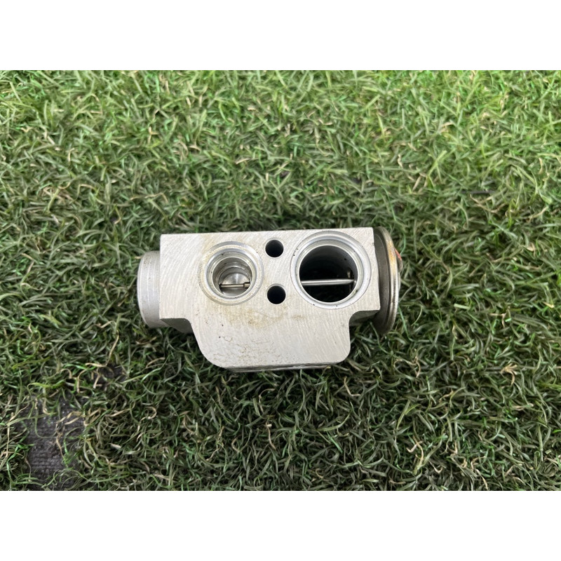 Клапан испарителя кондиционера (отопление и кондиционирование) Volkswagen Amarok 2H 2012 2.0 7L0820679D