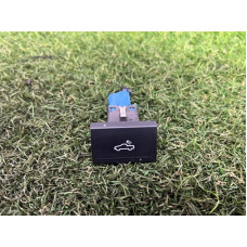 Кнопка освещения багажного отсека