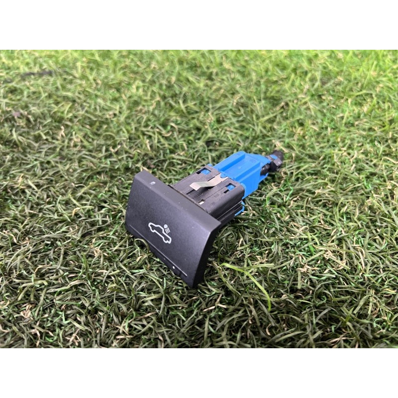 Кнопка освещения багажного отсека (электрика / кнопки) Volkswagen Amarok 2H 2012 2.0 2H5959917CREH