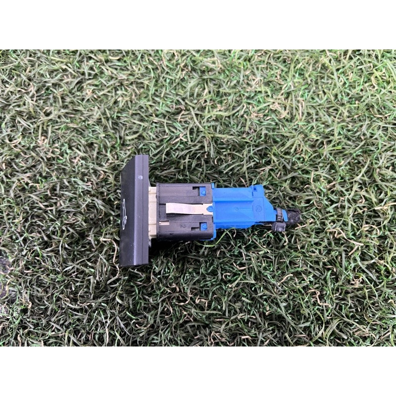 Кнопка освещения багажного отсека (электрика / кнопки) Volkswagen Amarok 2H 2012 2.0 2H5959917CREH