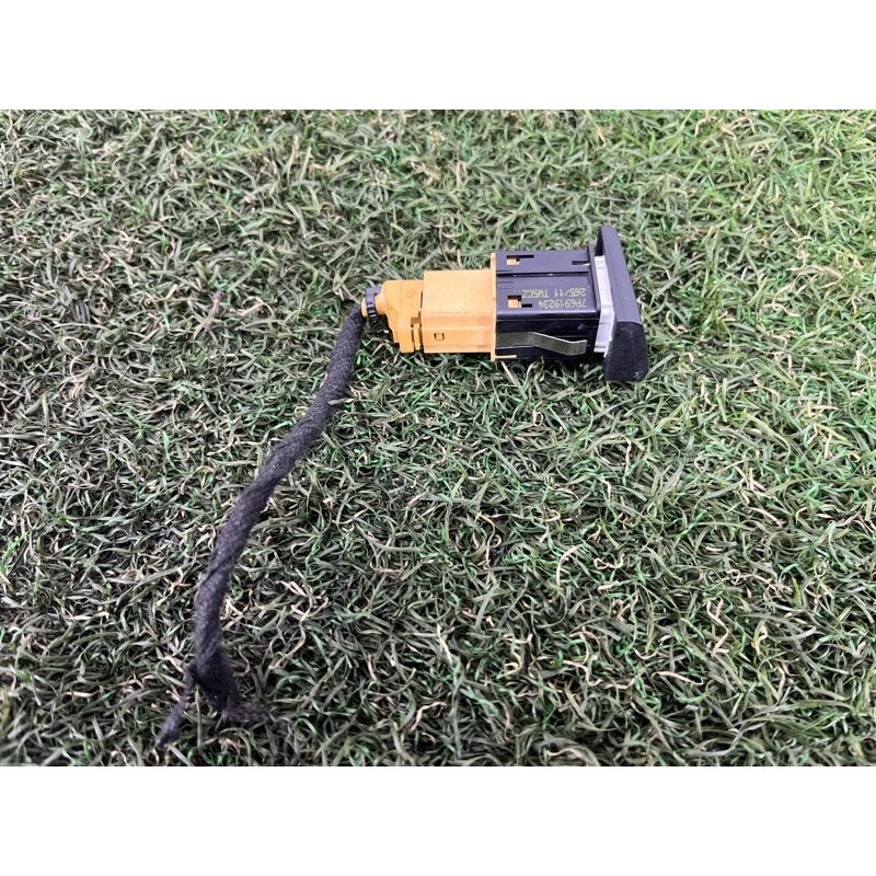 Індикатор ременя/подушки безпеки (електрика) Volkswagen Touareg II NF 2013 3.0 7P6919234