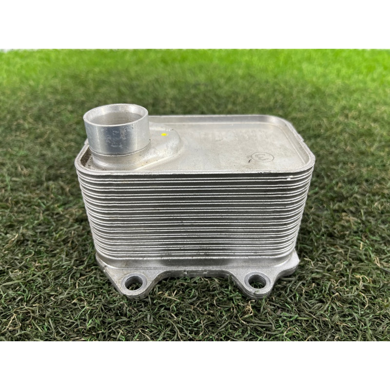 Теплообменник масляного фильтра (двигатель и элементы) AUDI A3 8V 2015 1.8 06L117021G