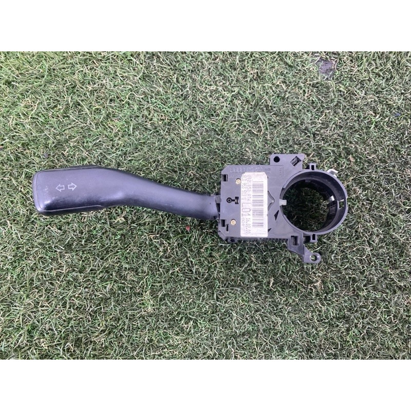 Переключатель поворотов (электрика) Volkswagen Passat B5 2000 2.5 8l0953513g