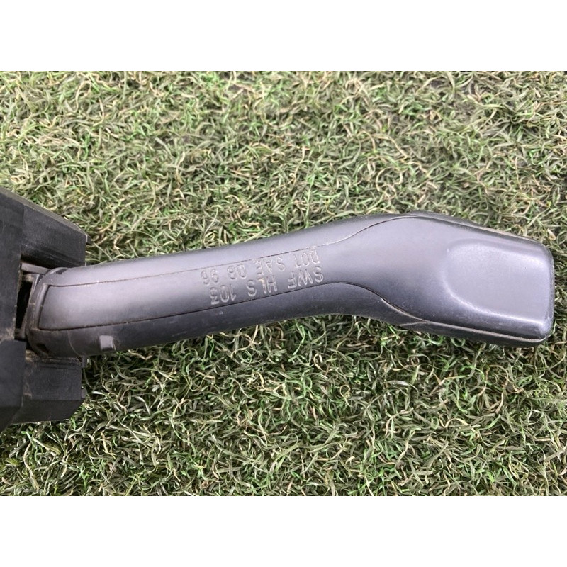 Переключатель поворотов (электрика) Volkswagen Passat B5 2000 2.5 8l0953513g