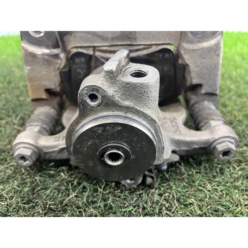 Суппорт тормозной (тормозная система) AUDI A4 B9 2017 2.0 8W0615403