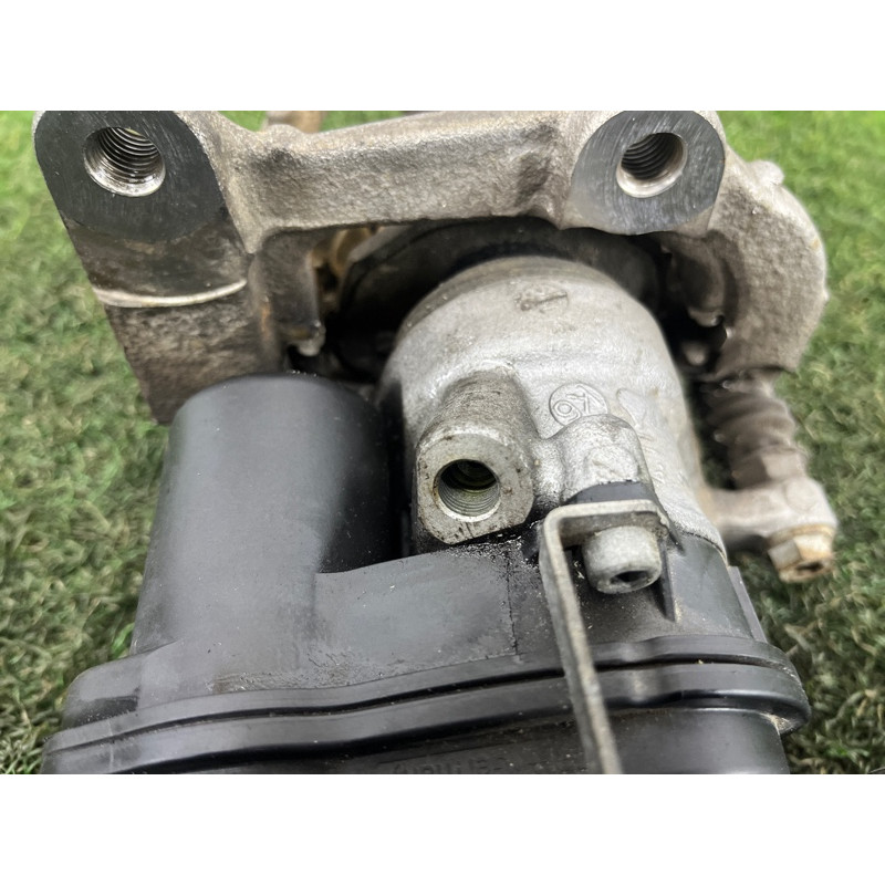 Гальмівний супорт (гальмівна система) BMW 5-series G30 2017 2.0 B46B20 34216870575