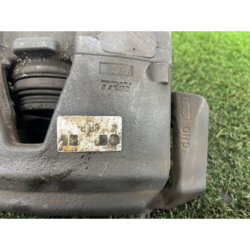 Суппорт тормозной (тормозная система) AUDI Q5 8R 2012 3.2 CALB 8K0615123J