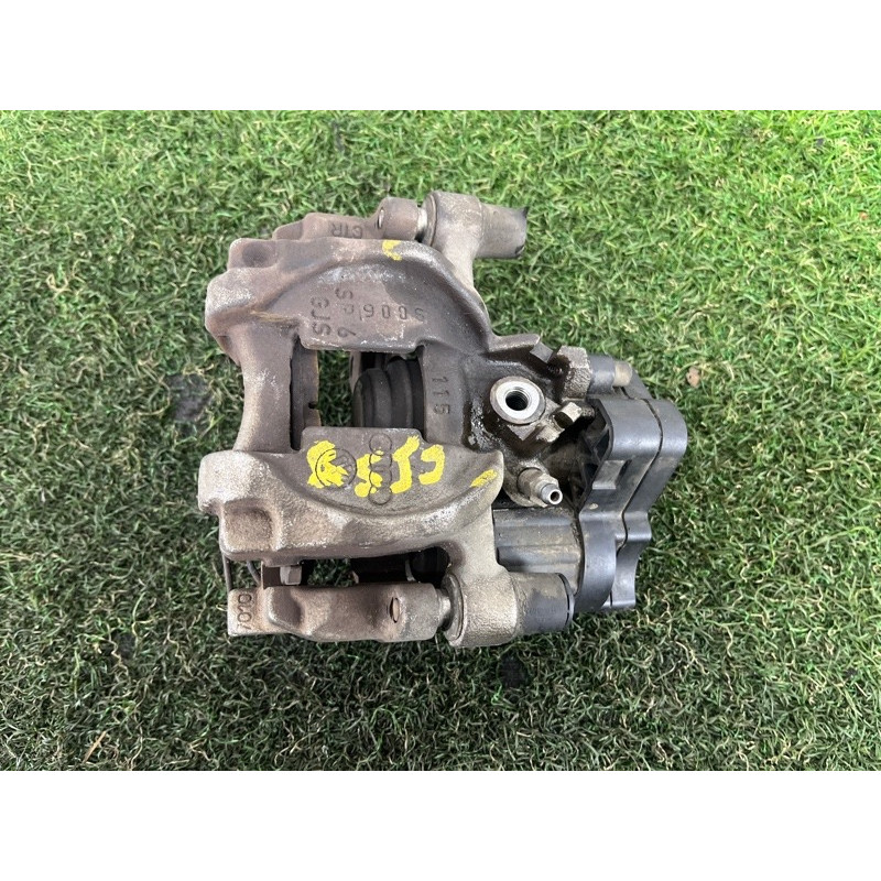 Суппорт тормозной (тормозная система) AUDI A3 8V 2015 1.8 8V0615423