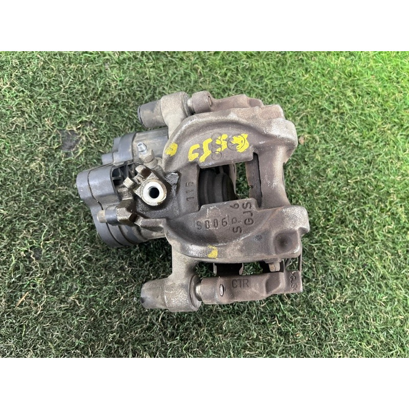 Суппорт тормозной (тормозная система) AUDI A3 8V 2015 1.8 8V0615423