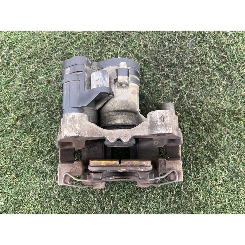 Суппорт тормозной (тормозная система) AUDI A3 8V 2015 1.8 8V0615423