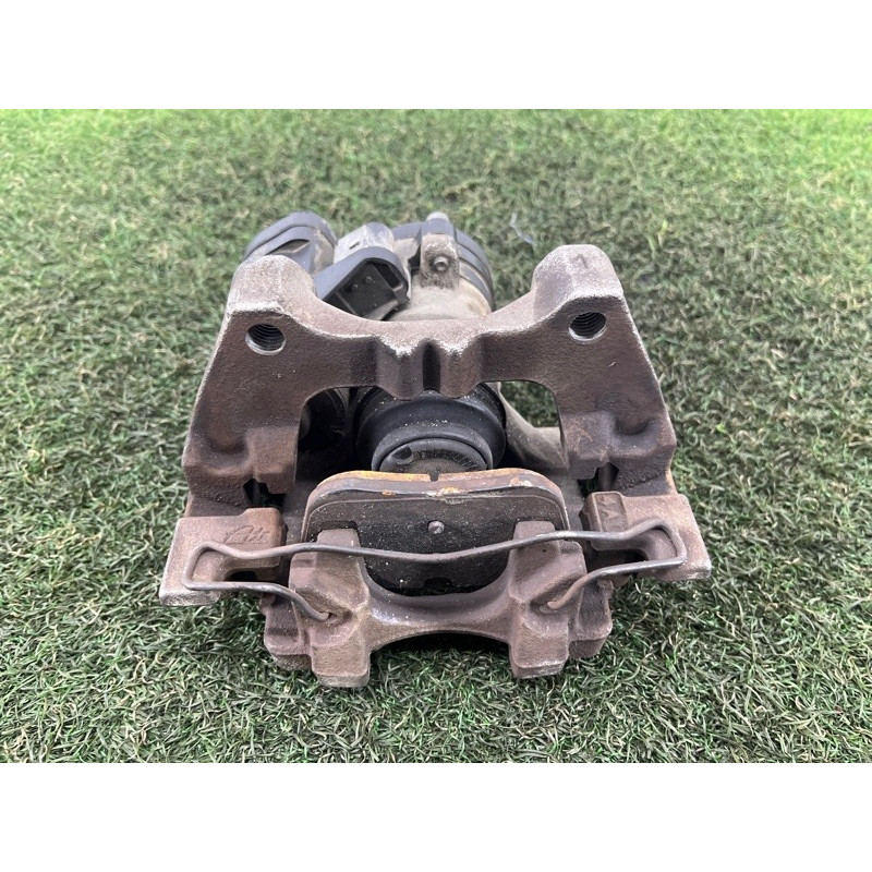 Суппорт тормозной (тормозная система) AUDI A3 8V 2015 1.8 8V0615423