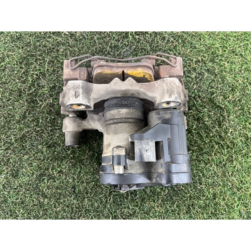 Суппорт тормозной (тормозная система) AUDI A3 8V 2015 1.8 8V0615423