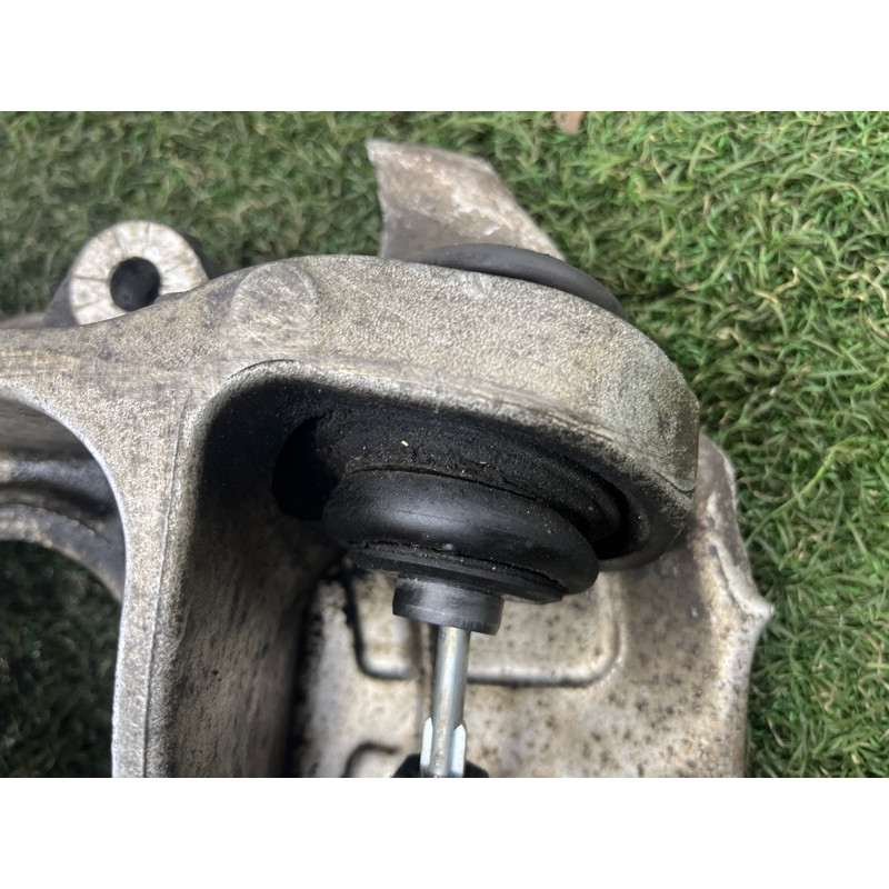 Цапфа подвески (подвеска) BMW X5 E70 2008 3.0 N52N 33326879102