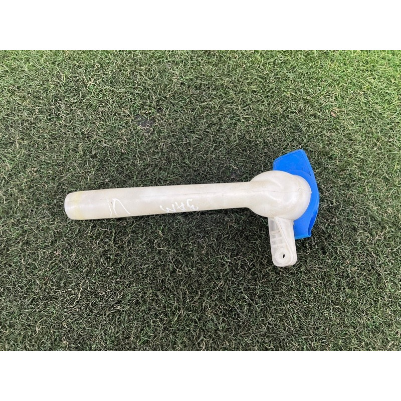 Горловина бачка омывателя (кузов и элементы) Volkswagen Amarok 2H 2012 2.0 2H0955463