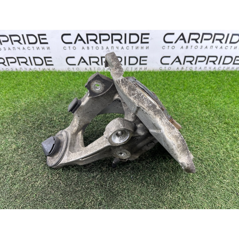 Цапфа подвески (подвеска) BMW X5 E70 2008 3.0 N52N 33326879101