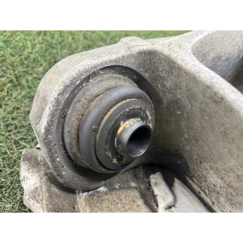 Цапфа подвески (подвеска) BMW X5 E70 2008 3.0 N52N 33326879101