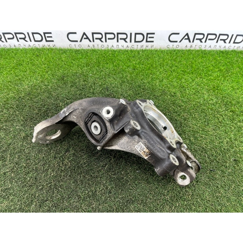 Цапфа подвески (подвеска) AUDI Q5 8R 2012 3.2 CALB 8R0505432F