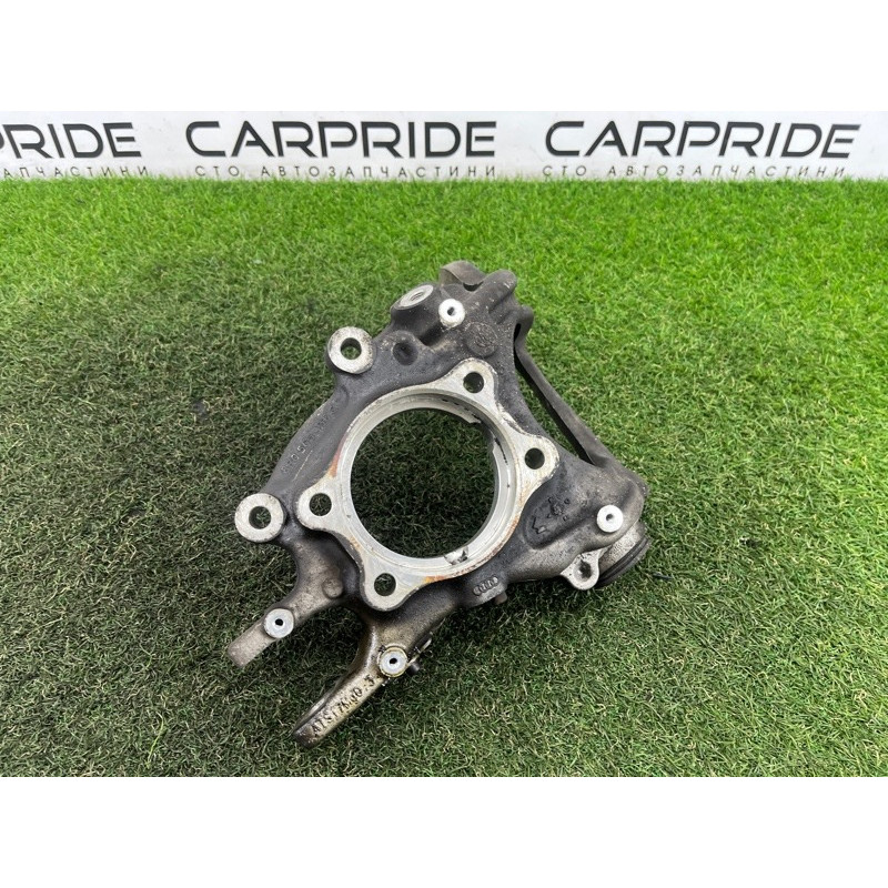 Цапфа подвески (подвеска) AUDI Q5 8R 2012 3.2 CALB 8R0505432F