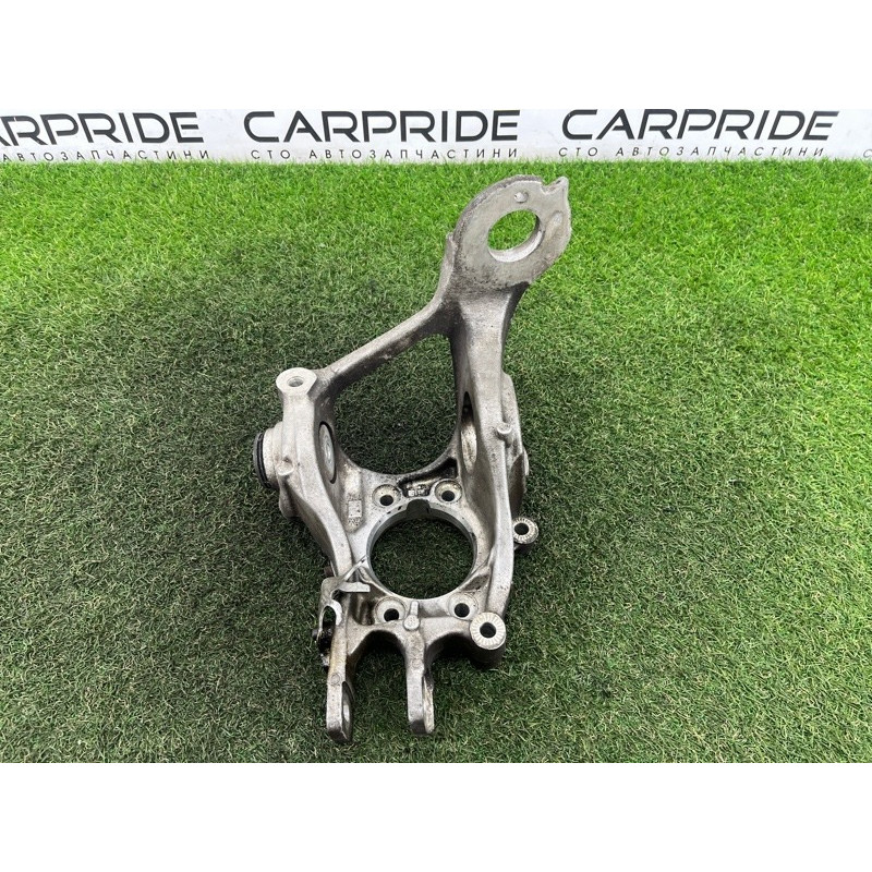 Цапфа подвески (подвеска) AUDI Q5 8R 2012 3.2 CALB 8R0505432F