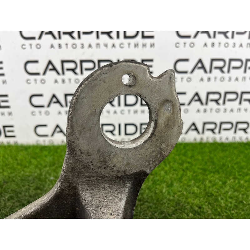 Цапфа подвески (подвеска) AUDI Q5 8R 2012 3.2 CALB 8R0505432F