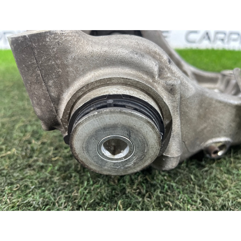 Цапфа подвески (подвеска) AUDI Q5 8R 2012 3.2 CALB 8R0505432F