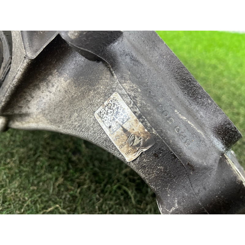 Цапфа подвески (подвеска) AUDI Q5 8R 2012 3.2 CALB 8R0505432F