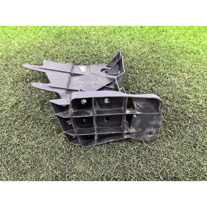 Воздуховод радиатора (кузов и элементы) Volkswagen Amarok 2H 2012 2.0 2H0121329A