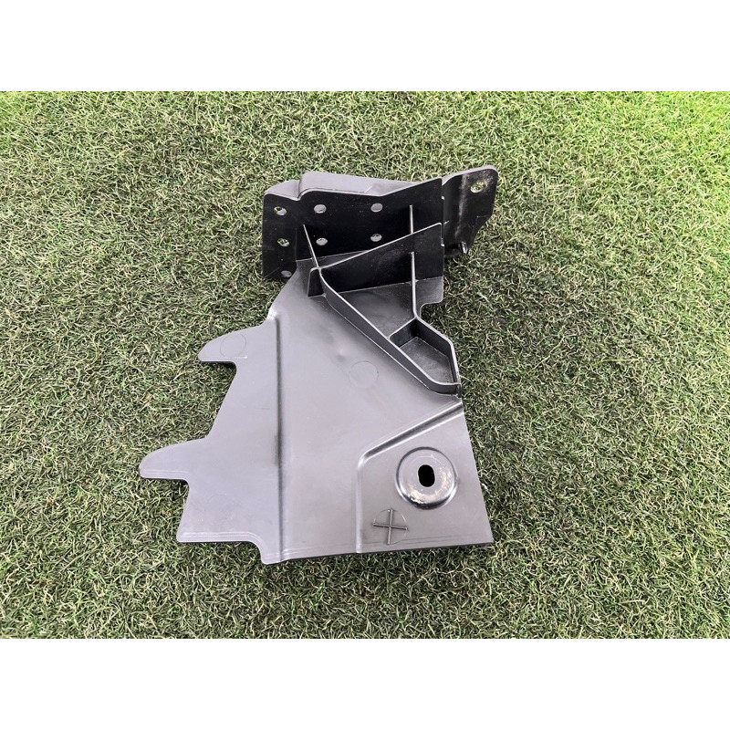 Воздуховод радиатора (кузов и элементы) Volkswagen Amarok 2H 2012 2.0 2H0121329A