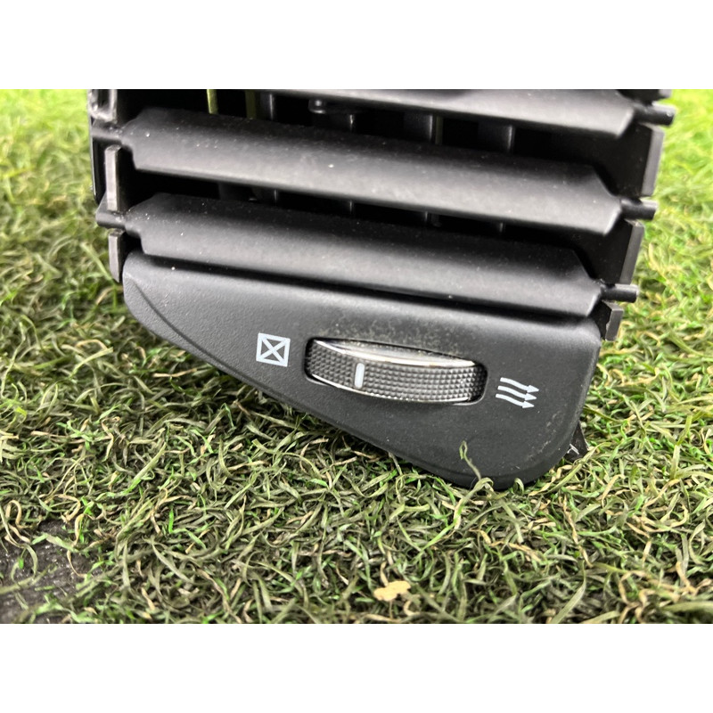 Воздуховод центральный (салон) Jeep Grand Cherokee WK2 2017 3.6 5MT21DX9AA