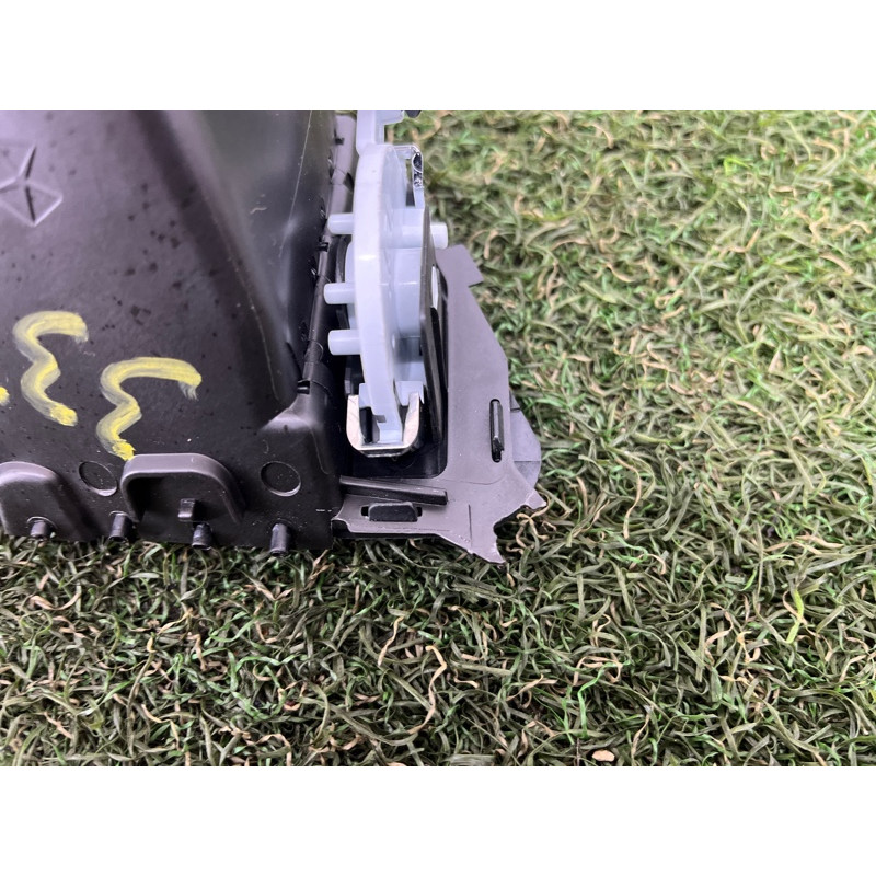 Воздуховод центральный (салон) Jeep Grand Cherokee WK2 2017 3.6 5MT21DX9AA