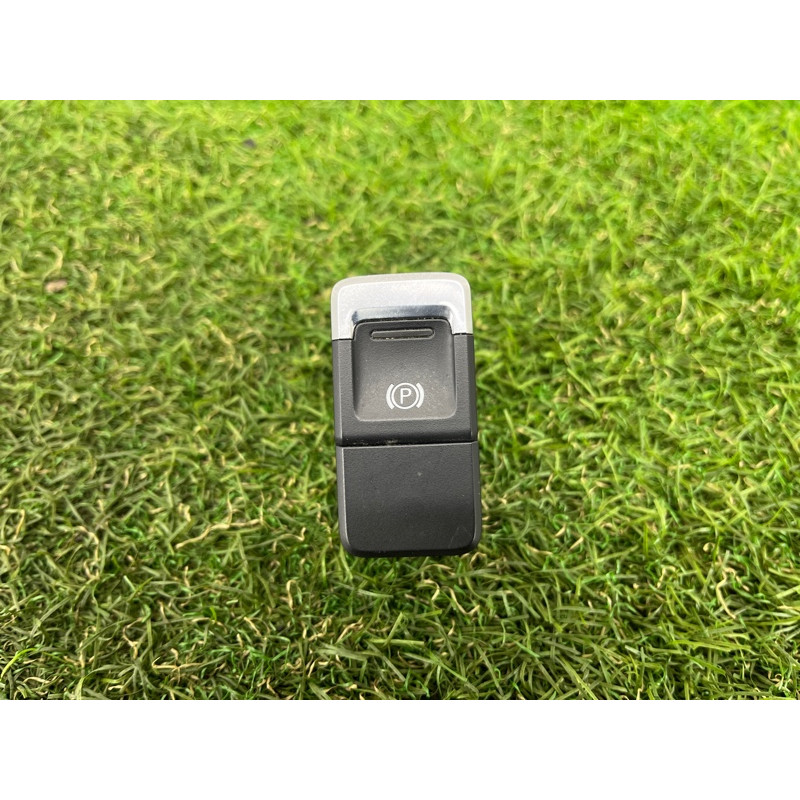 Кнопка стояночного тормоза (электрика / кнопки) Volkswagen Touareg NF 2012 3.6 7P1927225BZJU