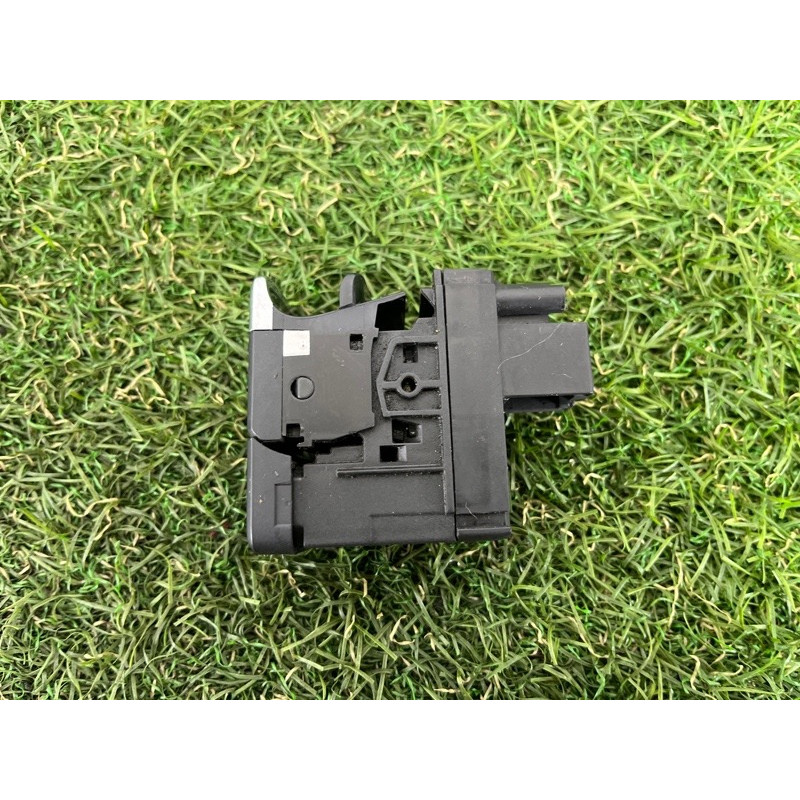 Кнопка стояночного тормоза (электрика / кнопки) Volkswagen Touareg NF 2012 3.6 7P1927225BZJU