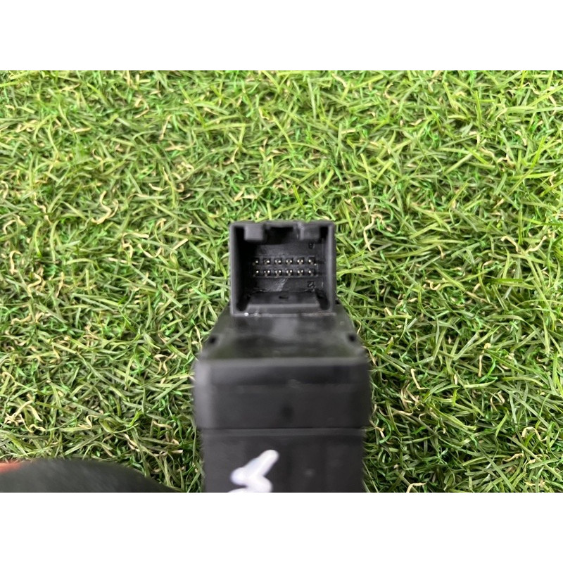 Кнопка стояночного тормоза (электрика / кнопки) Volkswagen Touareg NF 2012 3.6 7P1927225BZJU