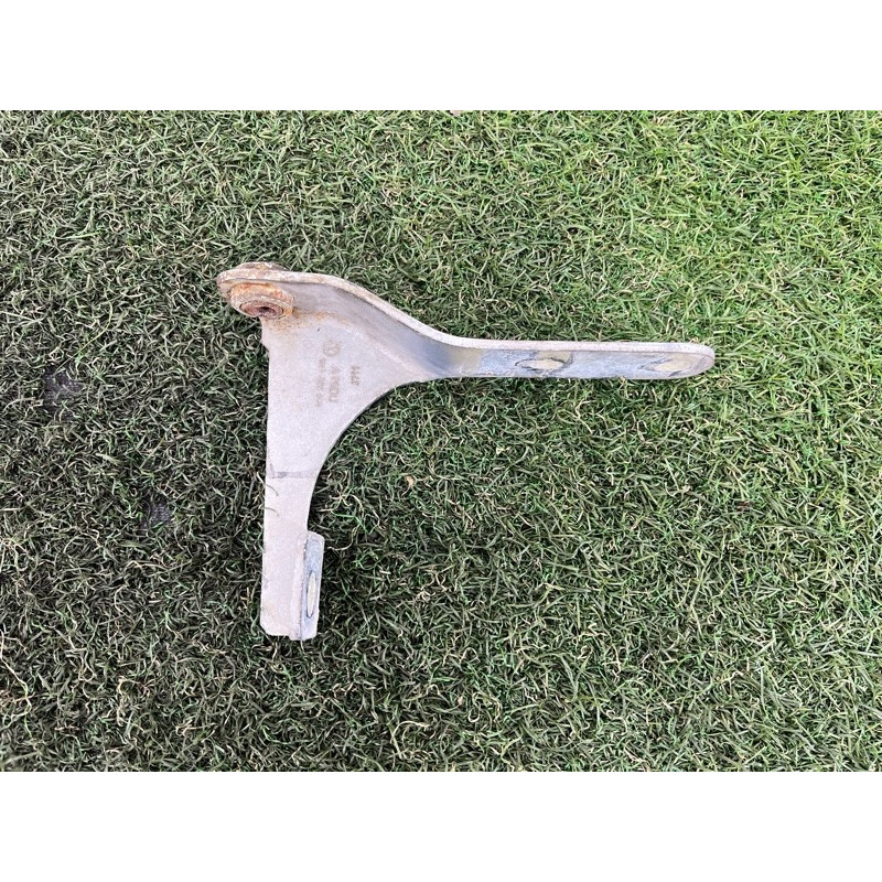 Петля багажника (кузов и элементы) Volkswagen Amarok 2H 2012 2.0 2H5829641C