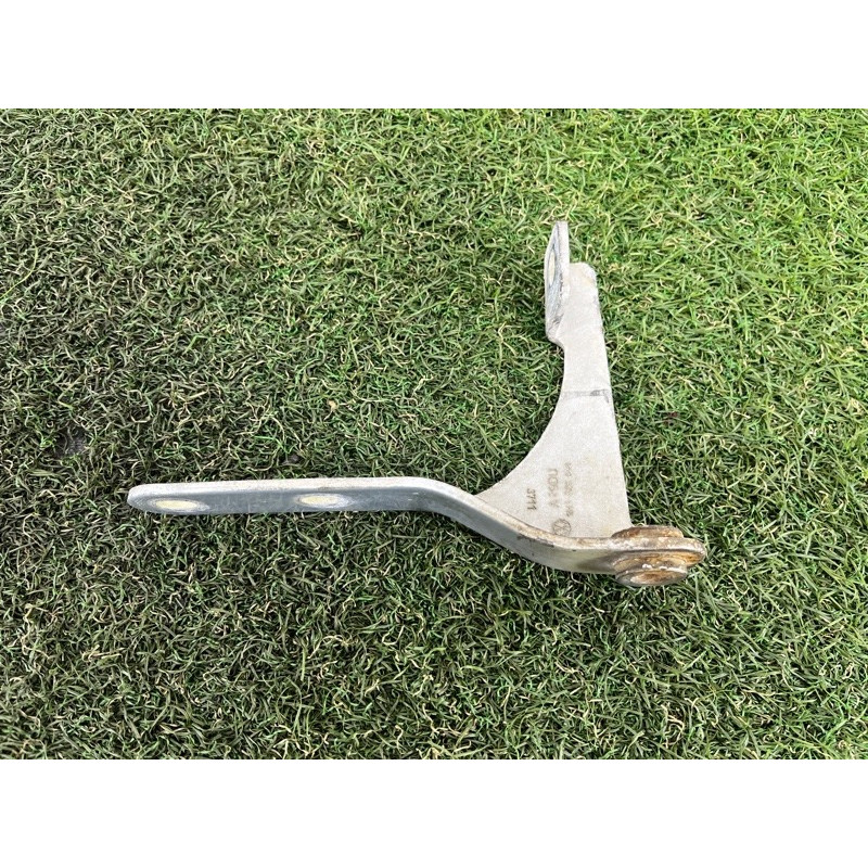 Петля багажника (кузов и элементы) Volkswagen Amarok 2H 2012 2.0 2H5829641C