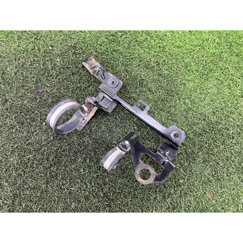 Кронштейн дополнительного насоса ОЖ (кронштейны двигателя) Volkswagen Touareg II NF 2013 3.0 7P0819545B