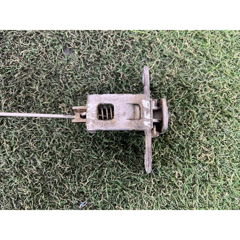 Замок багажника (кузов и элементы) Volkswagen Amarok 2H 2012 2.0 2H5829211D