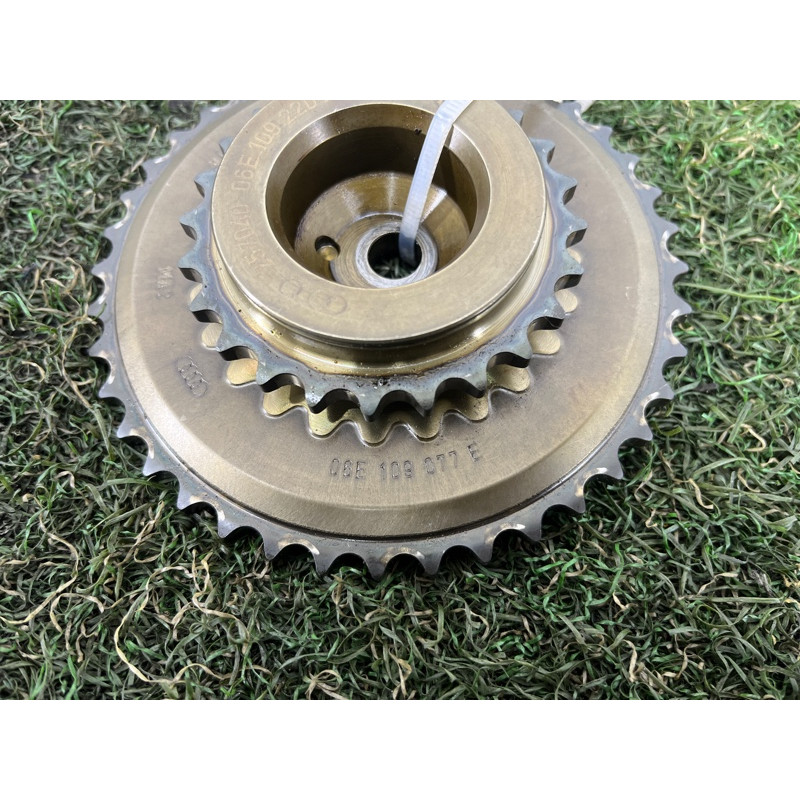 Звезда цепи ГРМ (двигатель и элементы) AUDI Q5 8R 2012 3.2 CALB 06E109077E