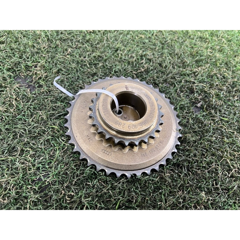 Звезда цепи ГРМ (двигатель и элементы) AUDI Q5 8R 2012 3.2 CALB 06E109077E