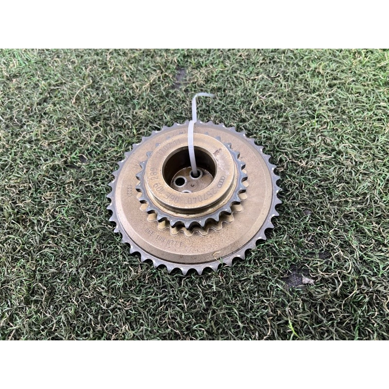 Звезда цепи ГРМ (двигатель и элементы) AUDI Q5 8R 2012 3.2 CALB 06E109077E