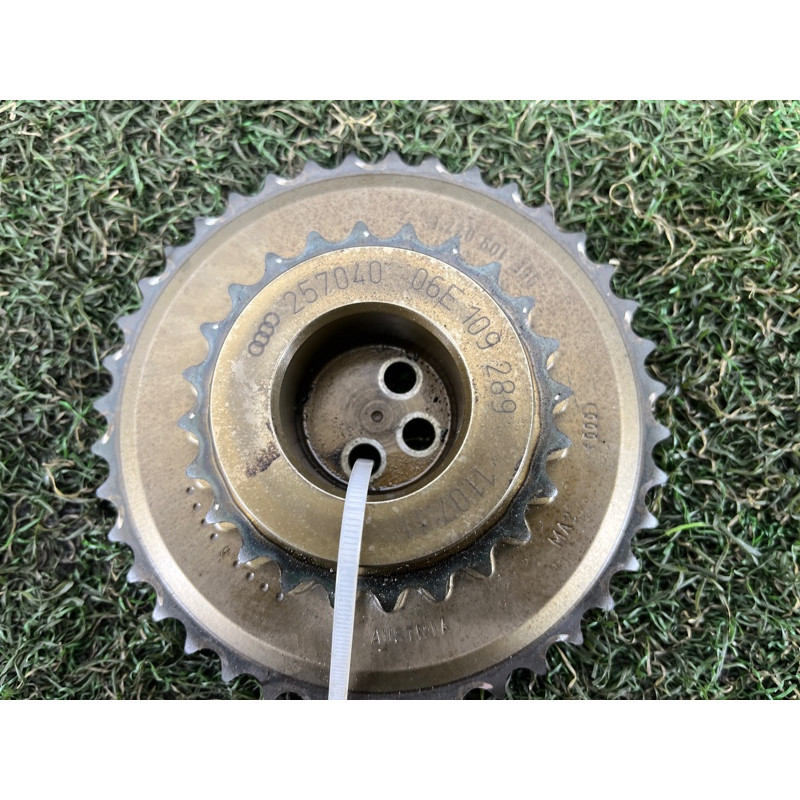 Звезда цепи ГРМ (двигатель и элементы) AUDI Q5 8R 2012 3.2 CALB 06E109077E