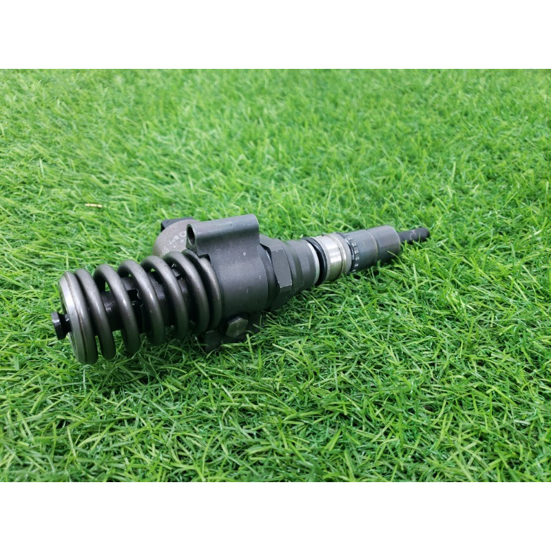 Форсунка топливная (топливная система) Volkswagen Golf 1K 2004 2.0 BKD 03G130073B