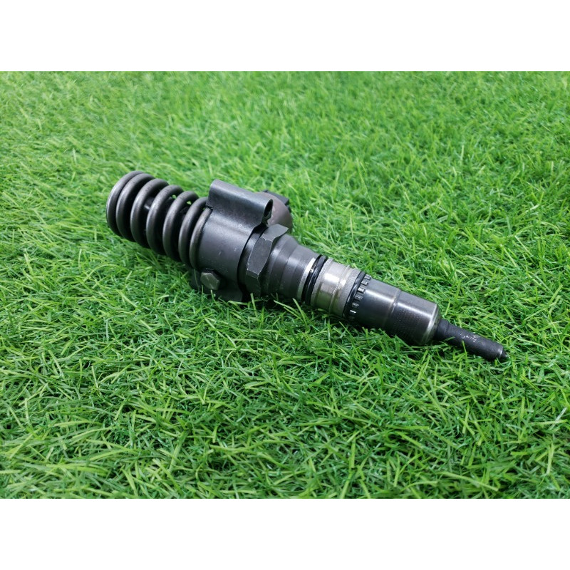 Форсунка топливная (топливная система) Volkswagen Golf 1K 2004 2.0 BKD 03G130073B